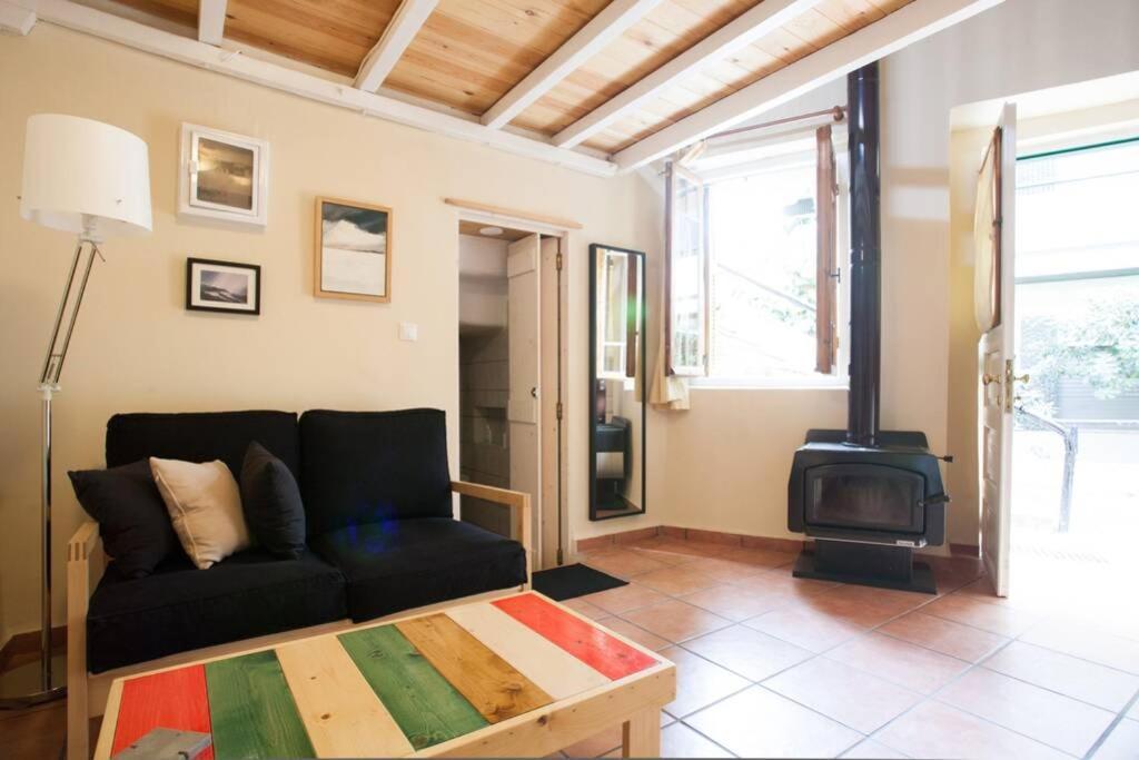 Traditional Studio Apt Central Atene Esterno foto